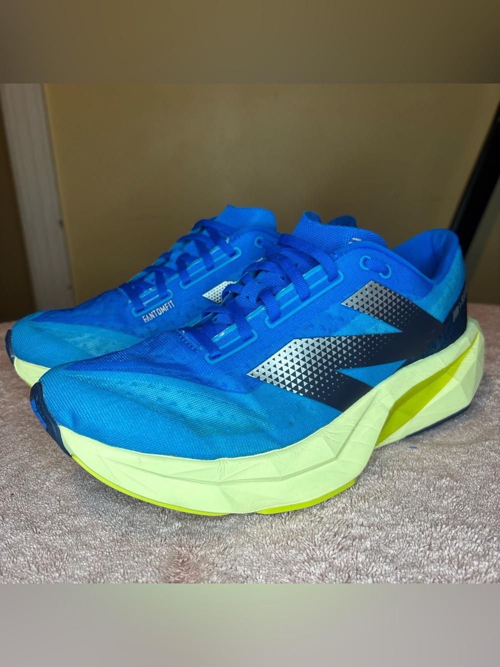 Mens New Balance Fuelcell Rebel v4 Spice Blue Size 11